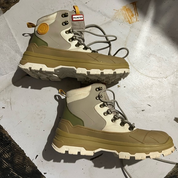 Like new Hunter Explorer Waterproof Duck Boots - Picture 2 of 6
